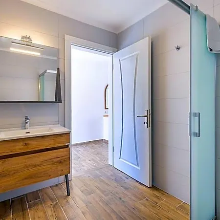Hotel Base Selimiye 5*
